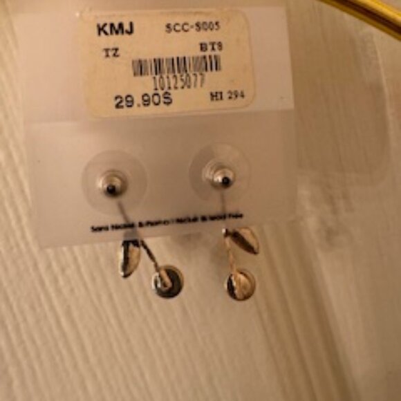 Delicate custom jewellery drop earrings in amber color stones and rhinestones - Picture 3 of 3